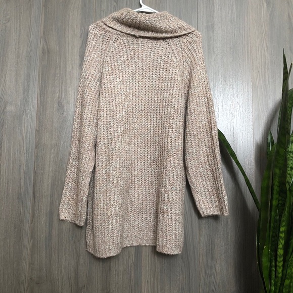 Crocheted Tunic Sweater - Picture 9 of 9